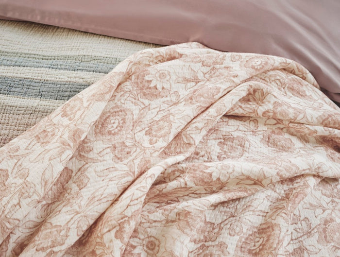 Coyuchi Balboa Organic Matelassé Throw Blankets at Fig Linens and Home - Fabric Detail 1